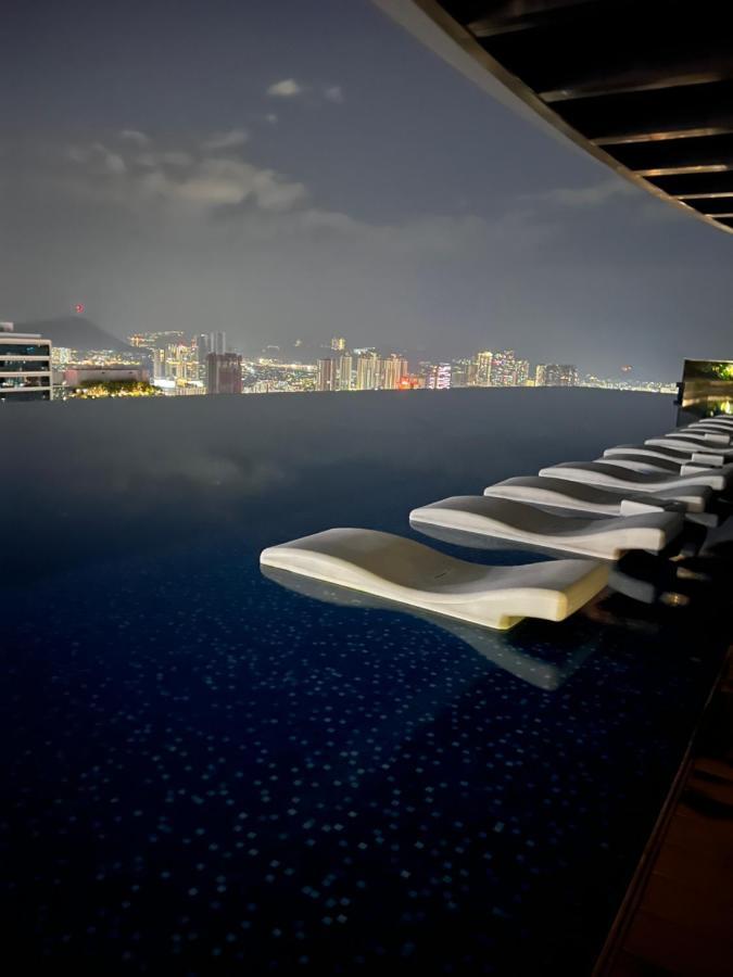 Luxury Suites At Eaton Klcc Kuala Lumpur Esterno foto