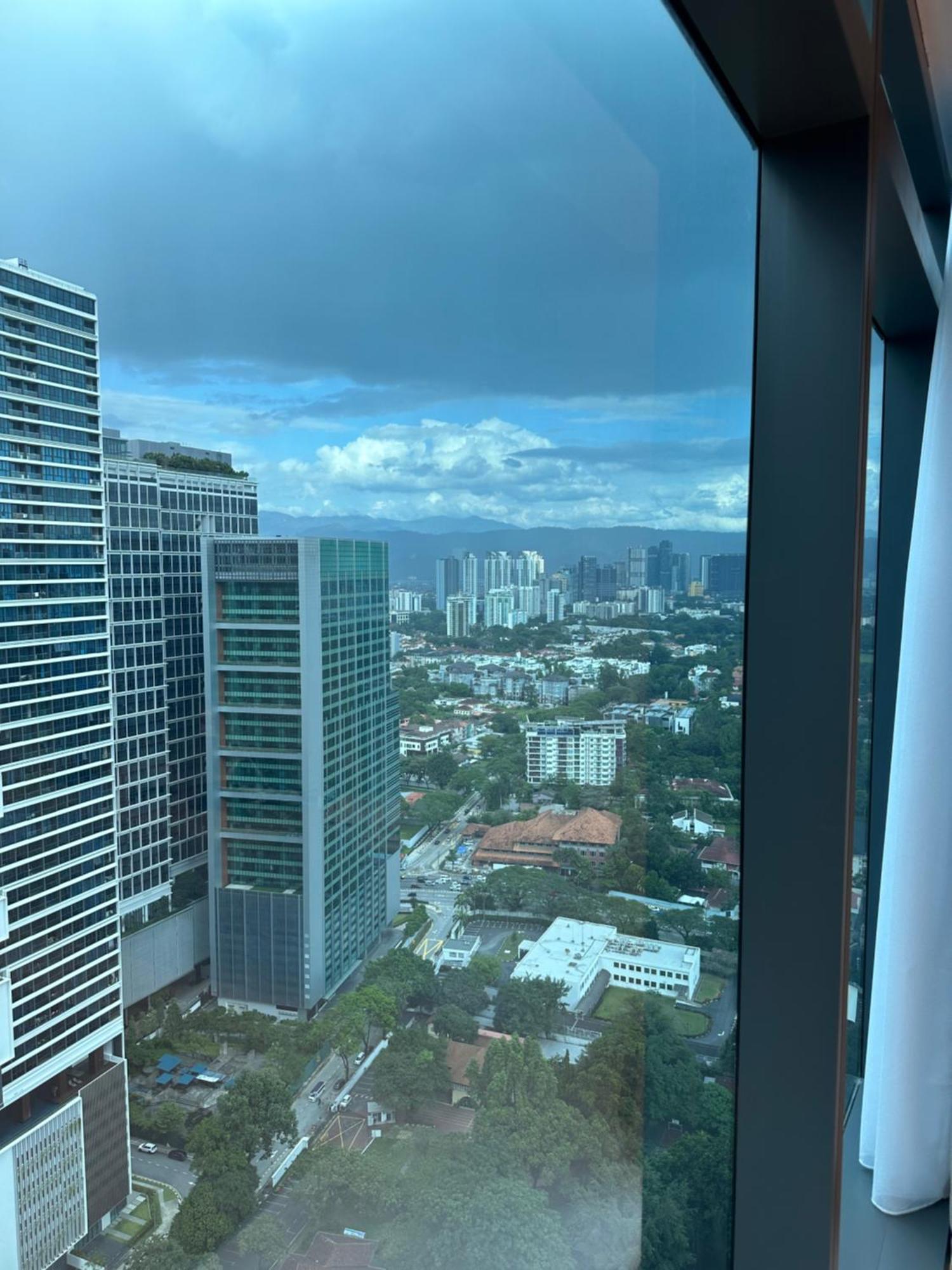 Luxury Suites At Eaton Klcc Kuala Lumpur Esterno foto