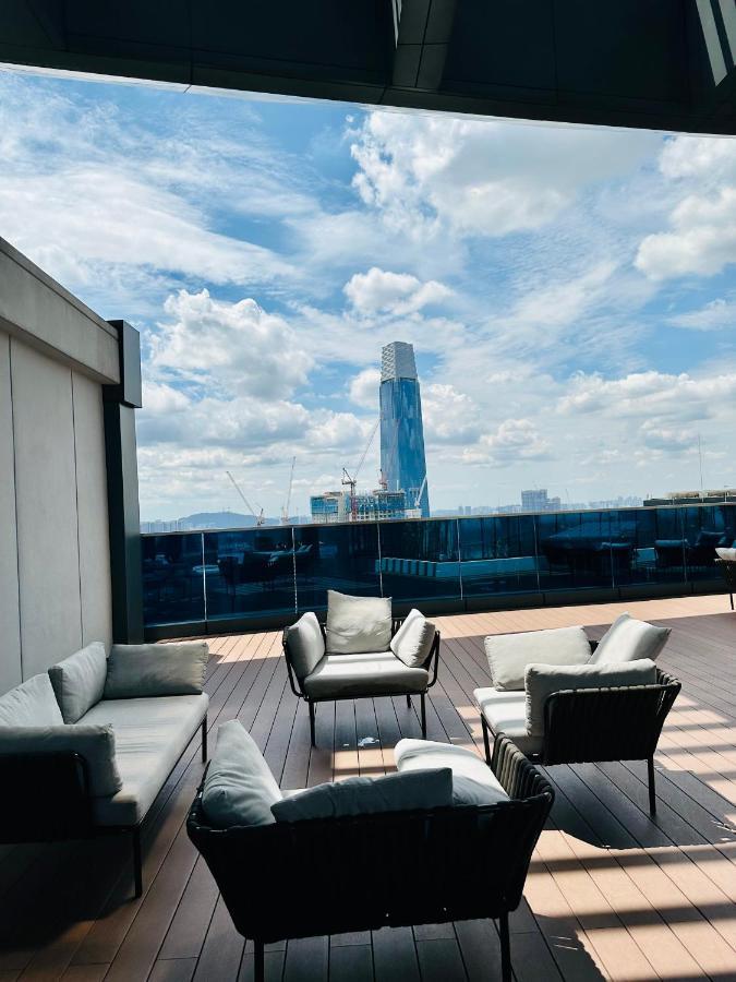 Luxury Suites At Eaton Klcc Kuala Lumpur Esterno foto