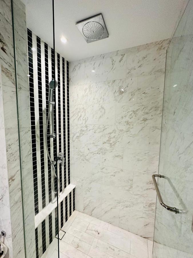 Luxury Suites At Eaton Klcc Kuala Lumpur Esterno foto